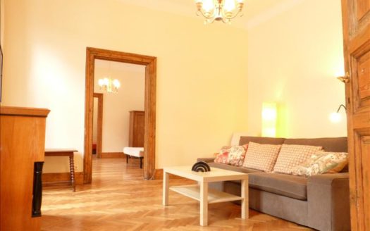Perfect location in Budapest downtown- Eötvös street LIVING ROOM +3BEDROOMS!!