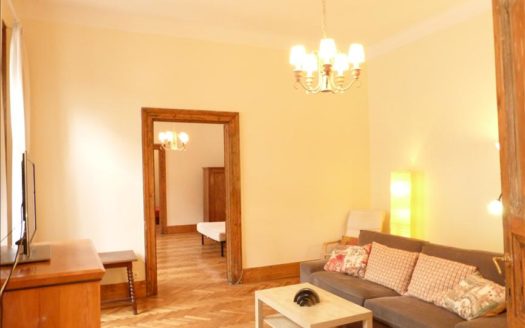 Perfect location in Budapest downtown- Eötvös street LIVING ROOM +3BEDROOMS!!