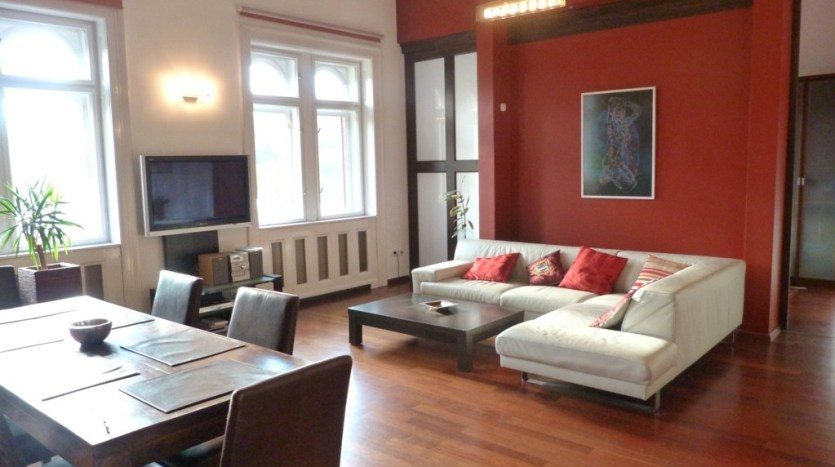 Newly-renovated Budapest property on District 1- Panoramic views on Buda Hills, and the Citadel
