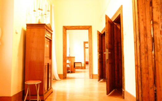 Perfect location in Budapest downtown- Eötvös street LIVING ROOM +3BEDROOMS!!