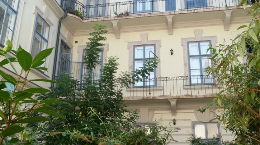 Andrassy avenue unfurnished apartment