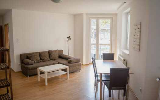 Spacious and bright one bedroom apartment for rent near the M2 metro with balcony!