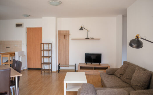 Spacious and bright one bedroom apartment for rent near the M2 metro with balcony!