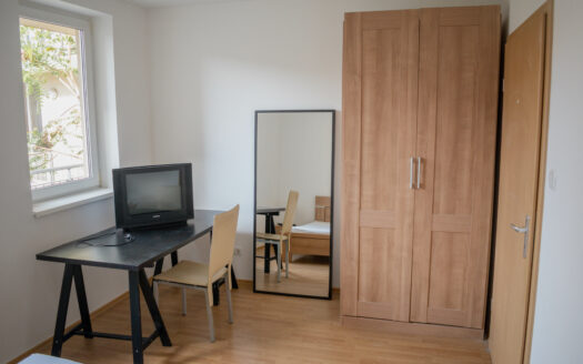 Spacious and bright one bedroom apartment for rent near the M2 metro with balcony!