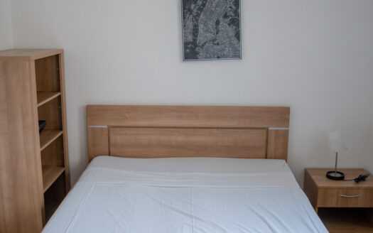 Spacious and bright one bedroom apartment for rent near the M2 metro with balcony!