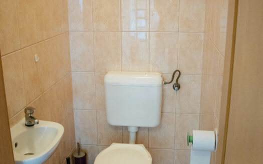 Spacious and bright one bedroom apartment for rent near the M2 metro with balcony!