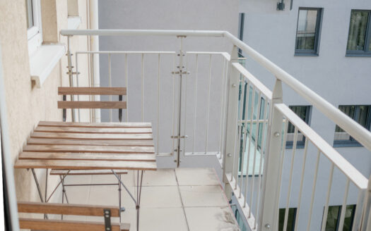 Spacious and bright one bedroom apartment for rent near the M2 metro with balcony!