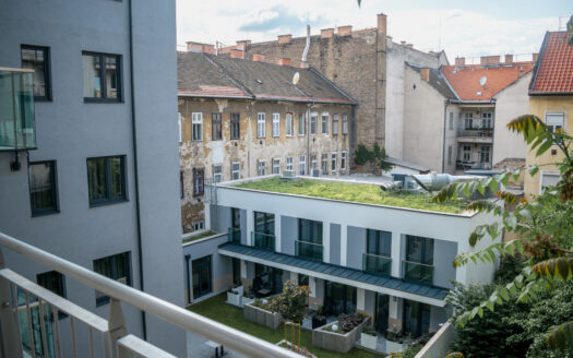 Spacious and bright one bedroom apartment for rent near the M2 metro with balcony!